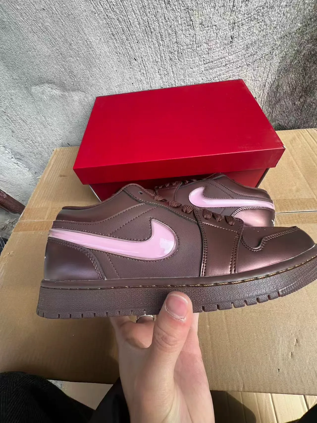 Nike Brown Pink Metallic Leather Upper Glossy Swoosh Lifestyle Sneakers 7