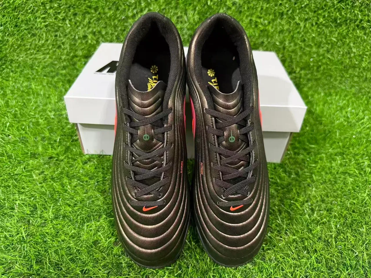 Nike Burgundy Orange Ribbed Synthetic Upper Metallic Gradient Finish Turf Soccer Shoes 5