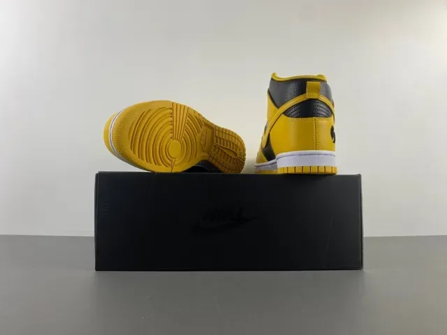 Nike Dunk High Jaune et Noir Chaussures Lifestyle 16