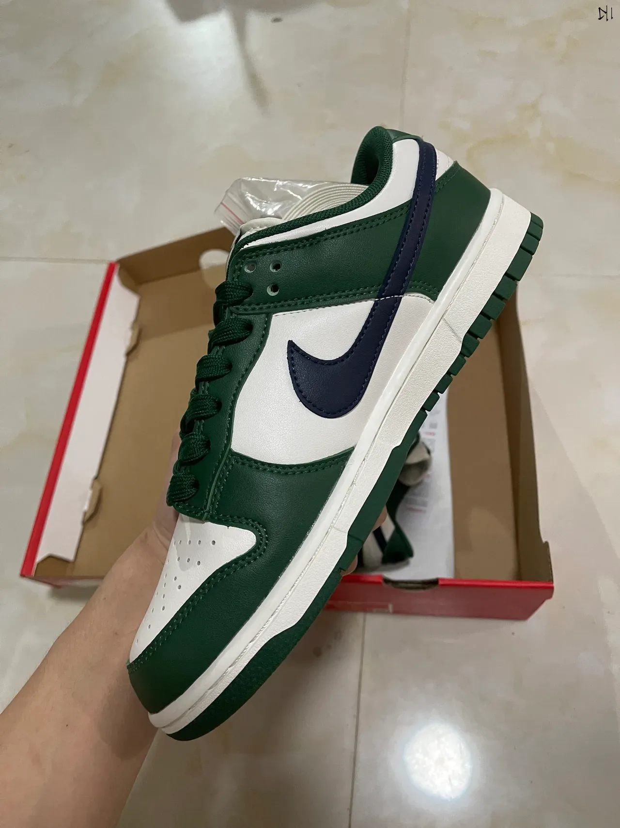 Nike Dunk Low Green White Navy sneakers lifestyle 4
