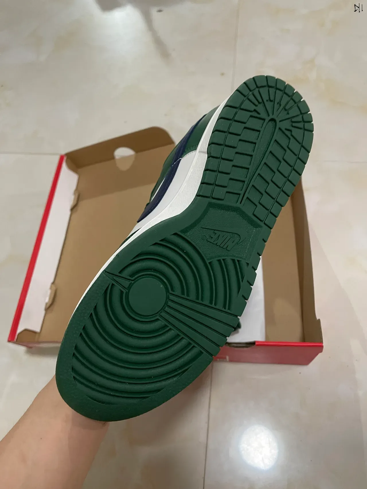 Nike Dunk Low Green White Navy sneakers lifestyle 5