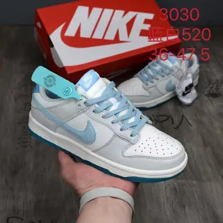 Nike Dunk Low أحذية رياضية بيضاء وأزرق فاتح أسلوب حياة