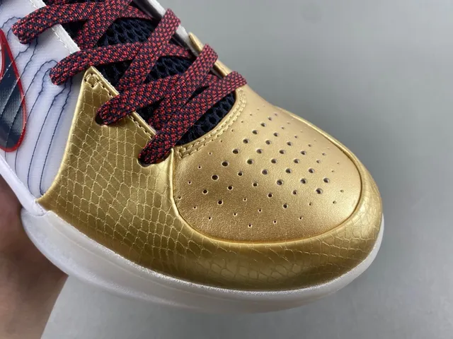 Nike 金色海军金属质感纹理上层条纹网面中板篮球鞋 3
