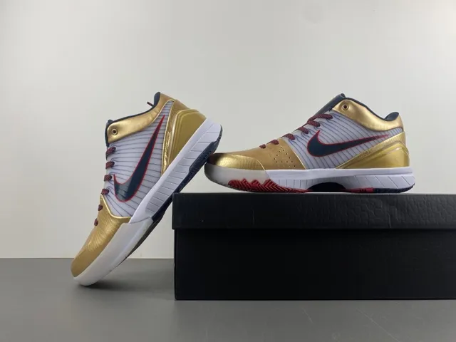 Nike 金色海军金属质感纹理上层条纹网面中板篮球鞋 15