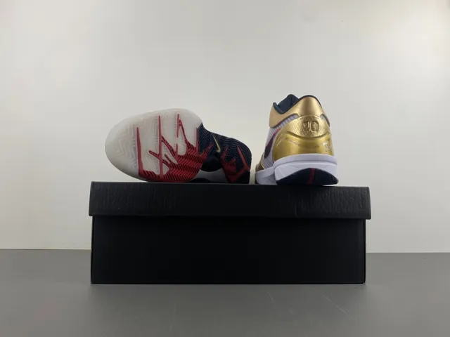 Nike 金色海军金属质感纹理上层条纹网面中板篮球鞋 17
