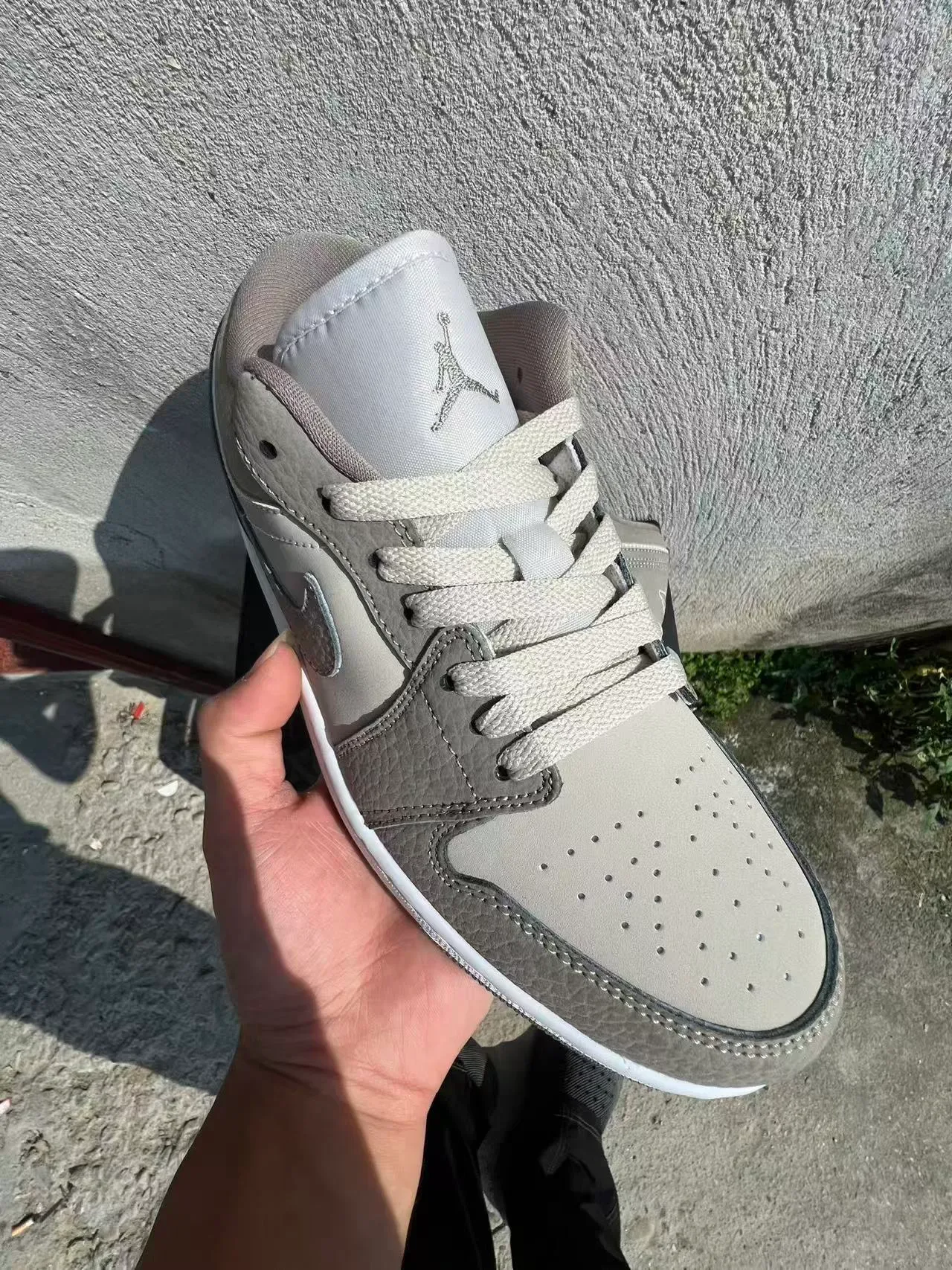 Nike Gray Beige Low-Top Suede-and-Leather-Panelled Lifestyle Sneakers 2