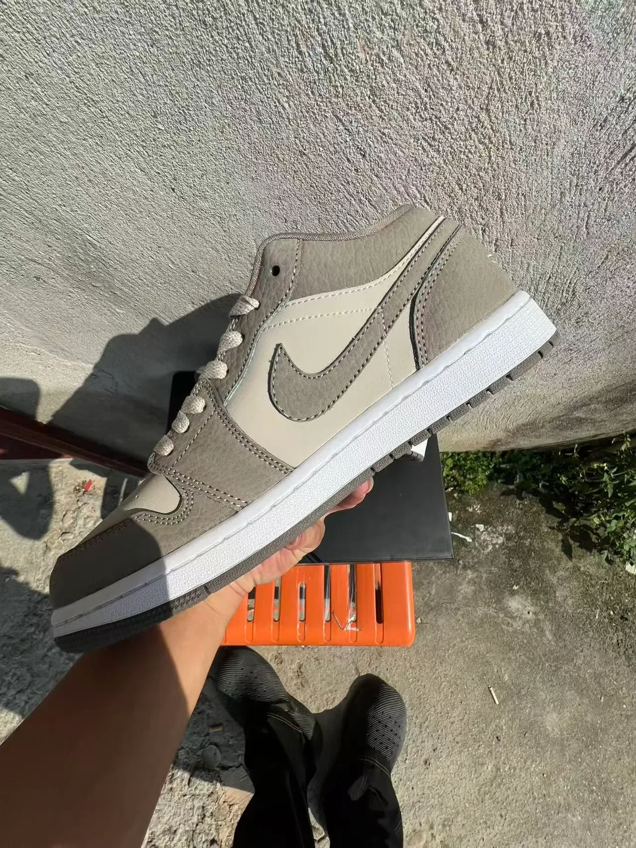 Nike Gray Beige Low-Top Suede-and-Leather-Panelled Lifestyle Sneakers 5