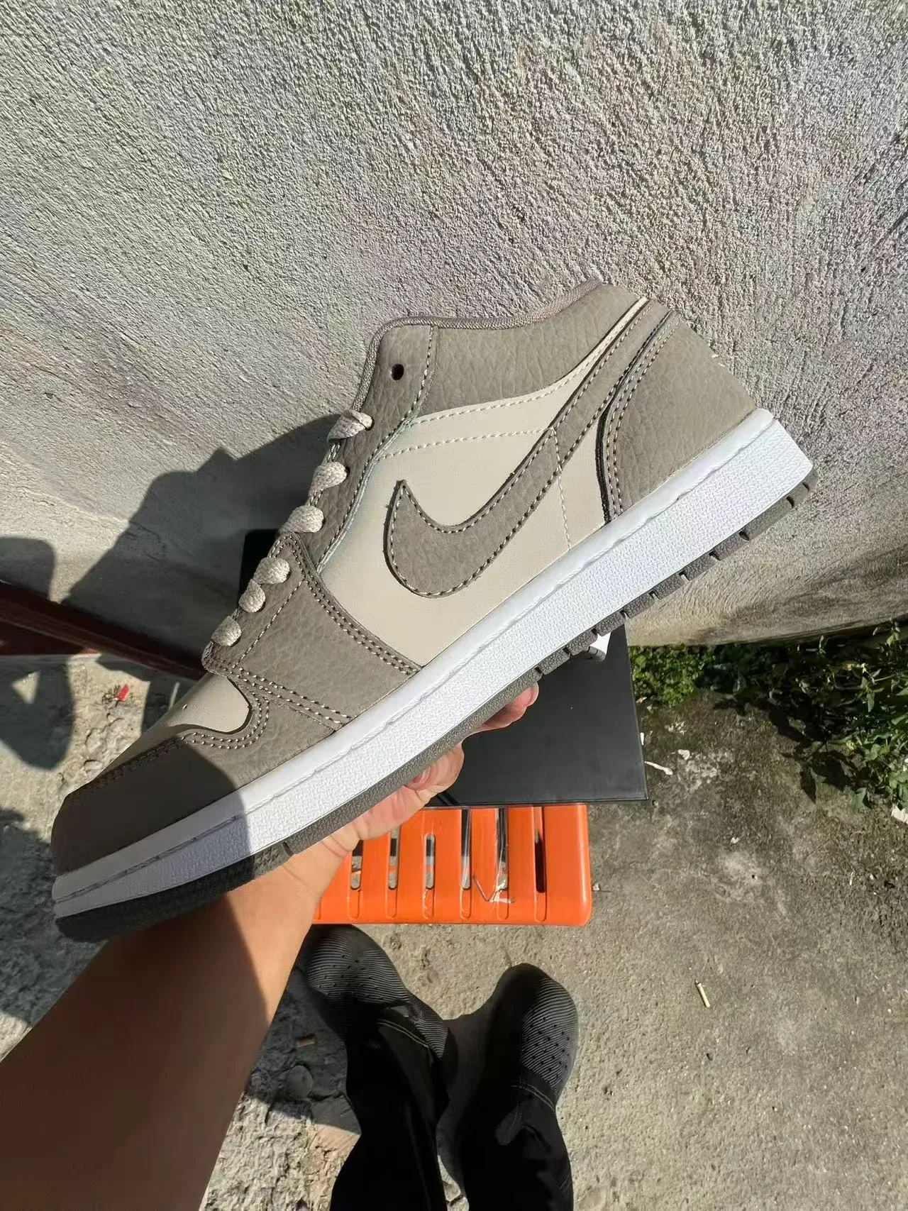 Nike Gray Beige Low-Top Suede-and-Leather-Panelled Lifestyle Sneakers 6
