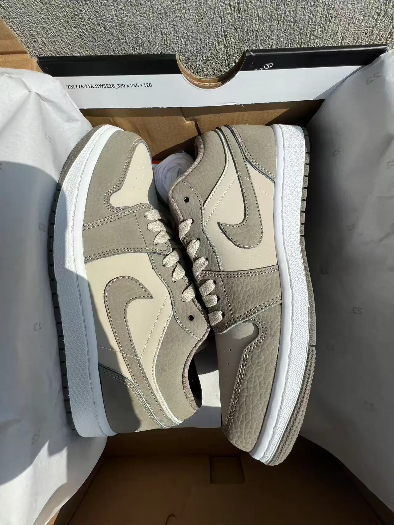 Nike Gray Beige Low-Top Suede-and-Leather-Panelled Lifestyle Sneakers 10