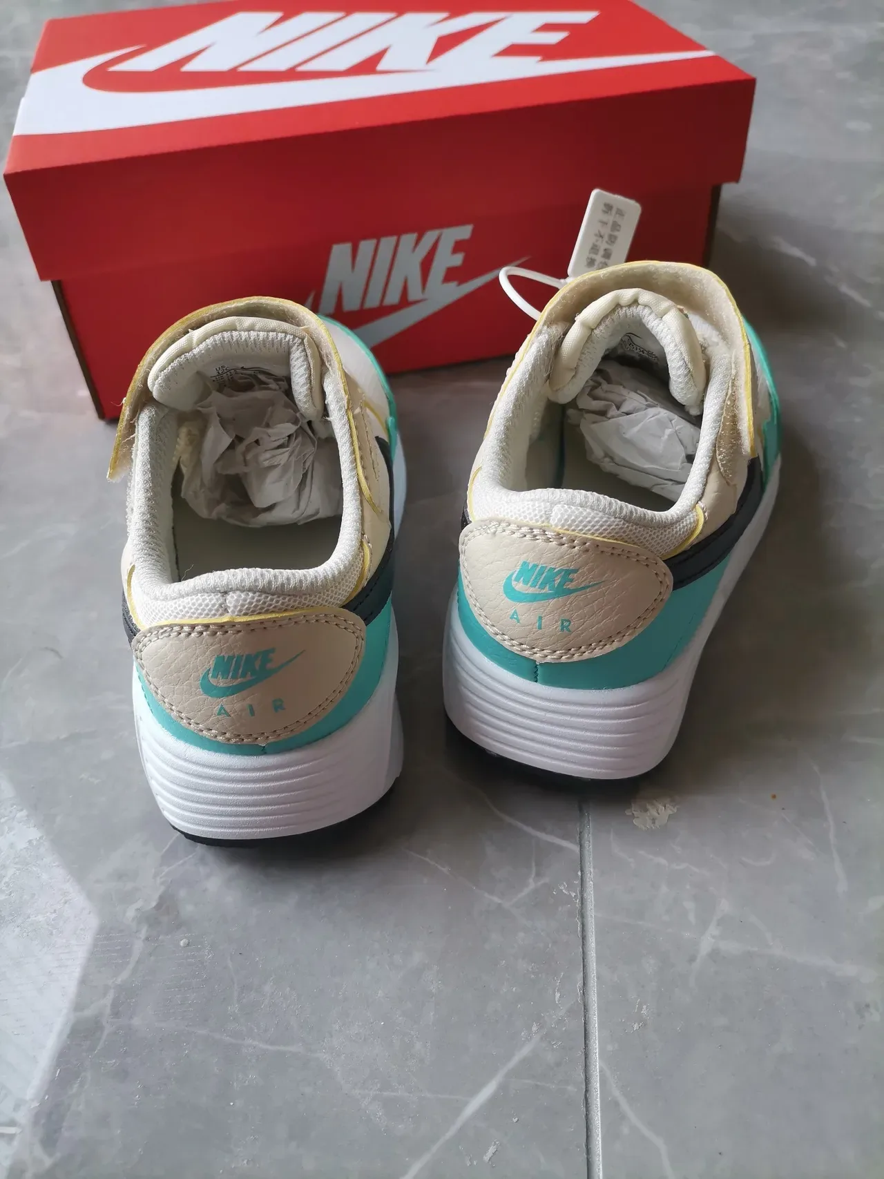 Nike Gris Vert Chaussures Lifestyle à Coupe Basse avec Sangle Hook-and-Loop 9