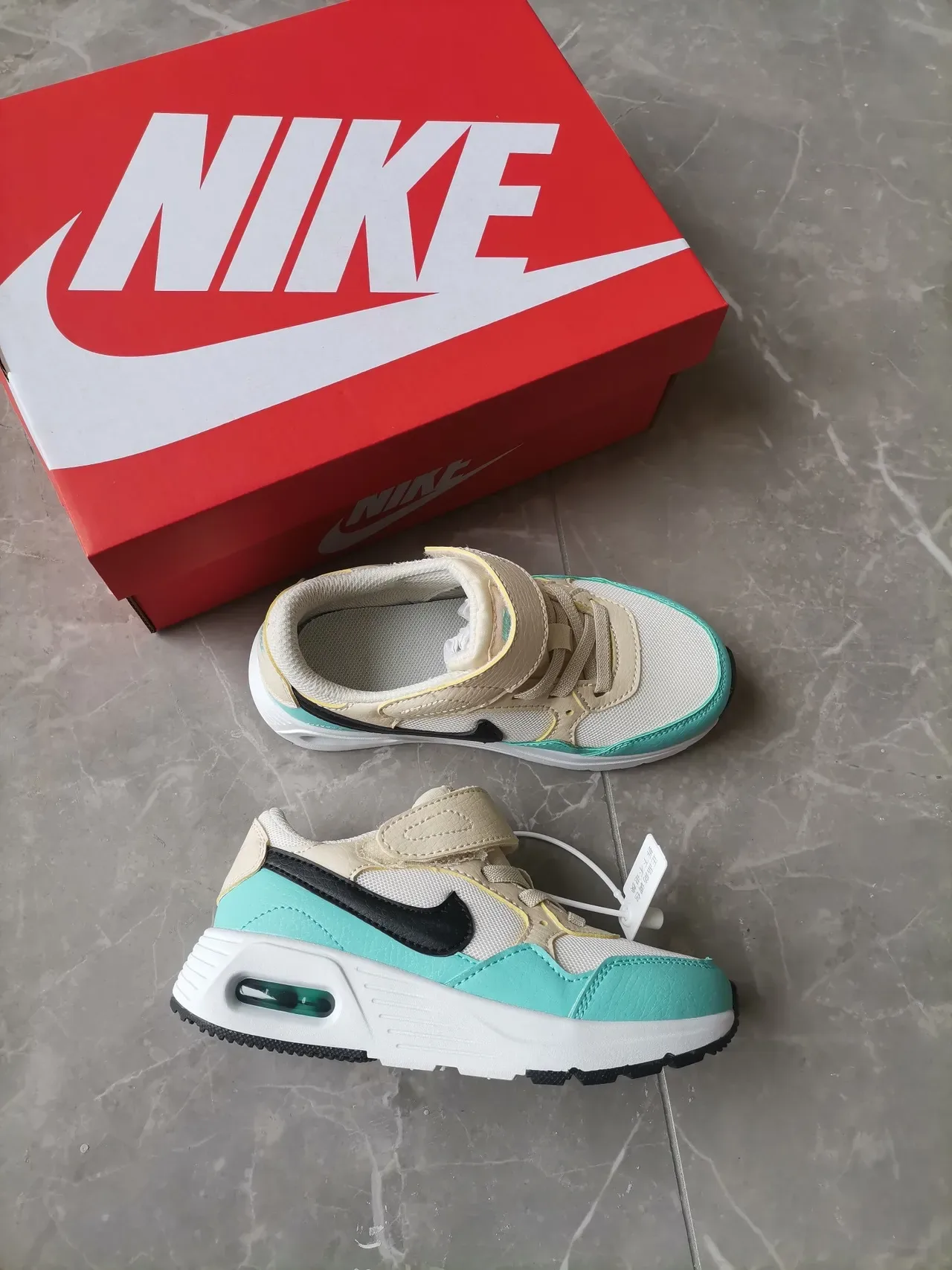 Nike Gris Vert Chaussures Lifestyle à Coupe Basse avec Sangle Hook-and-Loop 10
