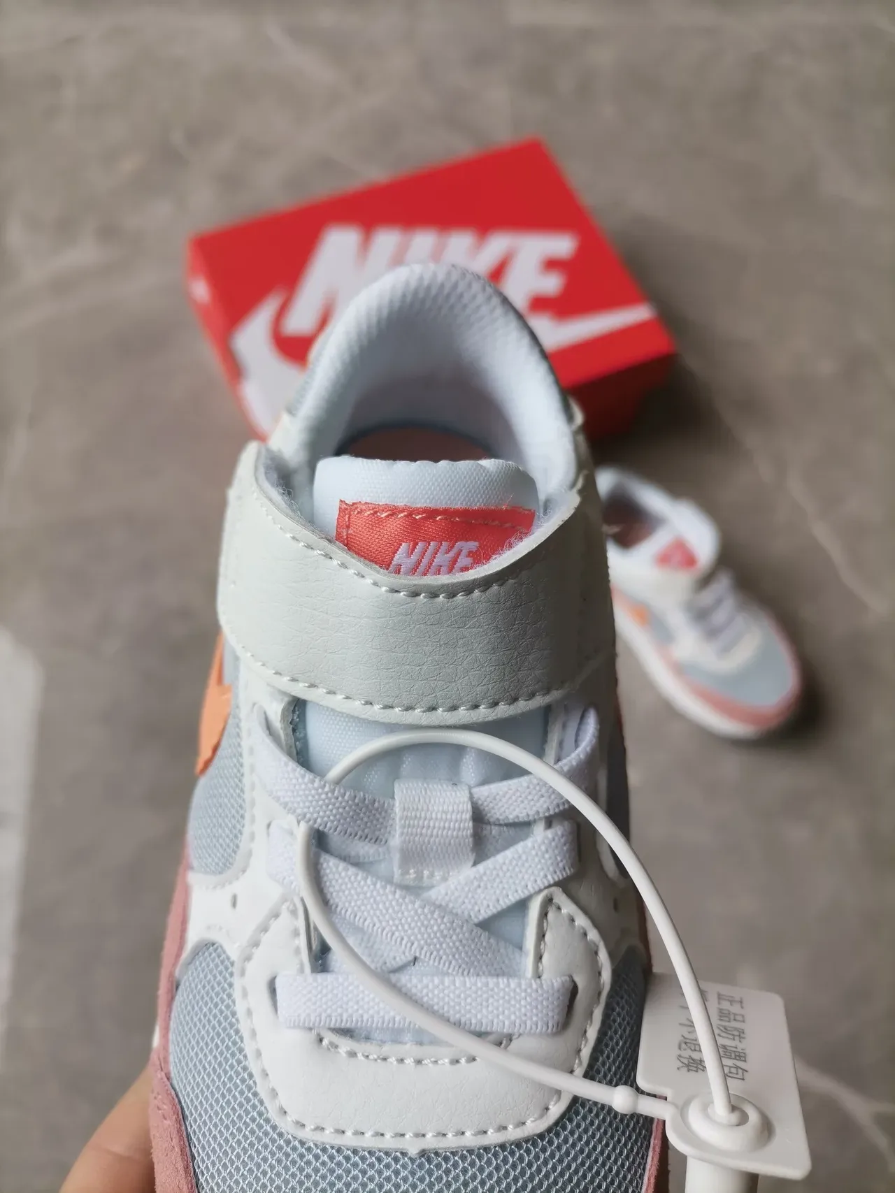 Nike Gris Vert Chaussures Lifestyle à Coupe Basse avec Sangle Hook-and-Loop 13