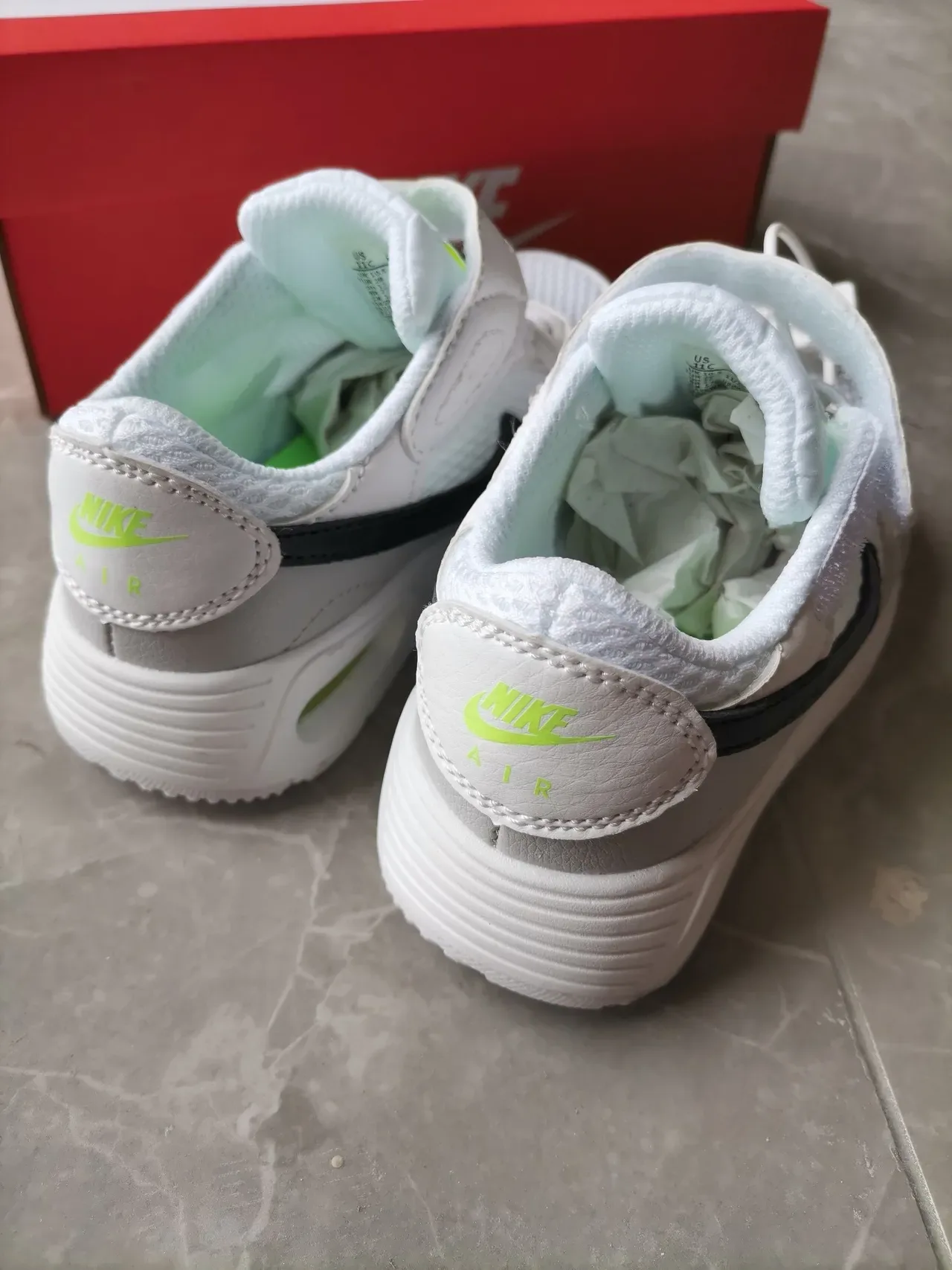Nike Gris Vert Chaussures Lifestyle à Coupe Basse avec Sangle Hook-and-Loop 22