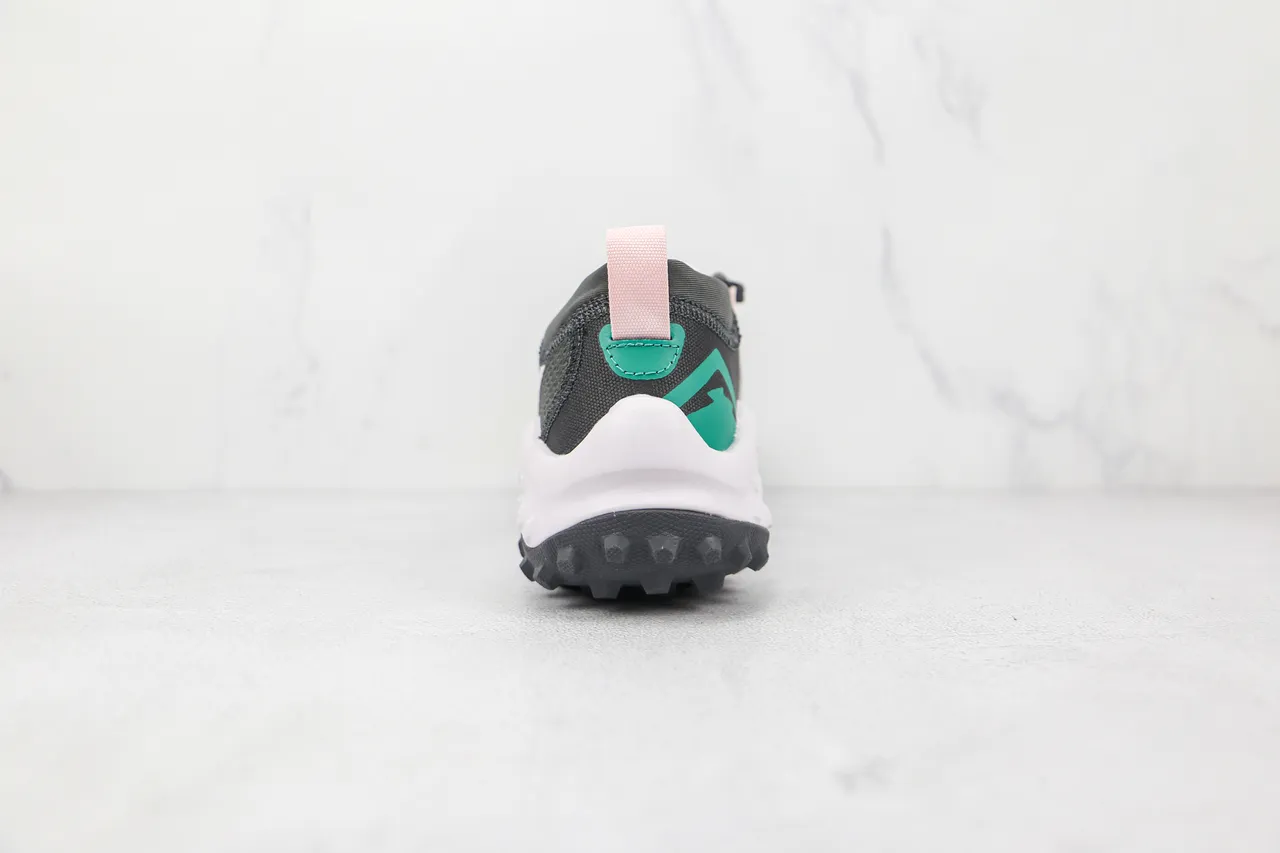 Nike Gris Vert Upper mesh Midsole sculpté Chaussures de course 9
