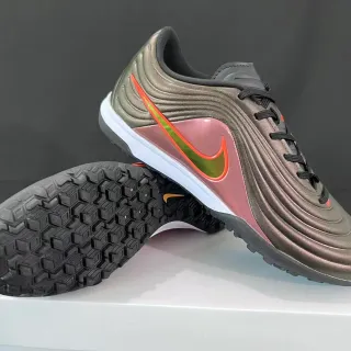 Nike Gray Pink Ribbed Wave-Textured Upper Iridescent Metallic Finish Turf Soccer Shoes