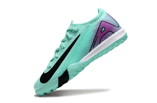 Nike সবুজ বেগুনি কনিট উপর অসমমিত লেসিং টার্ফ সকার জুতা 3