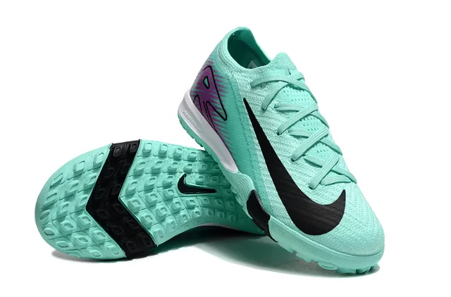 Nike সবুজ বেগুনি কনিট উপর অসমমিত লেসিং টার্ফ সকার জুতা 4