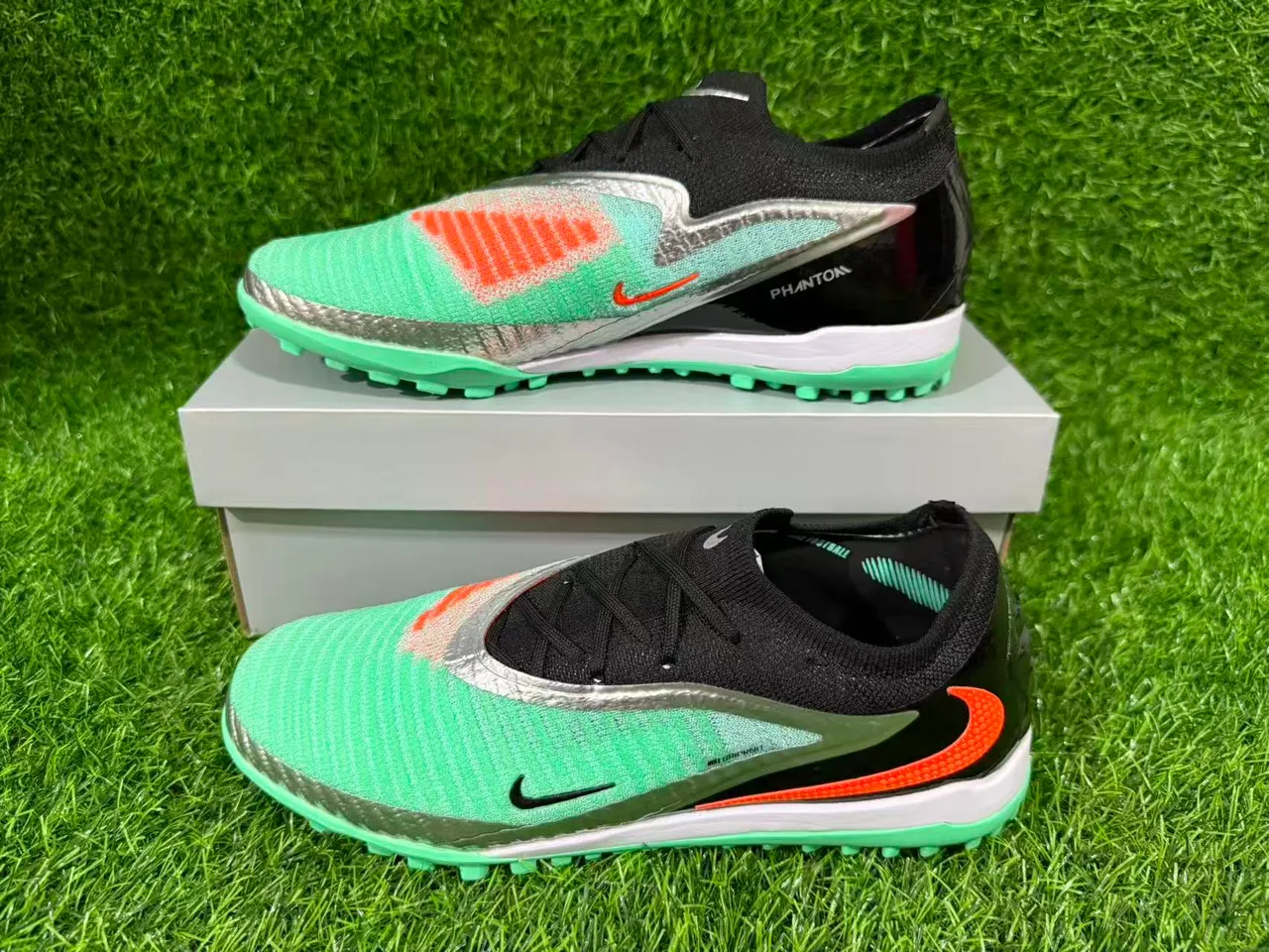 Nike Mercurial أخضر أسود منخفض القطع الملائم للجوارب الجزء العلوي نظام الربط غير المتزامن أحذية كرة القدم للعشب 14