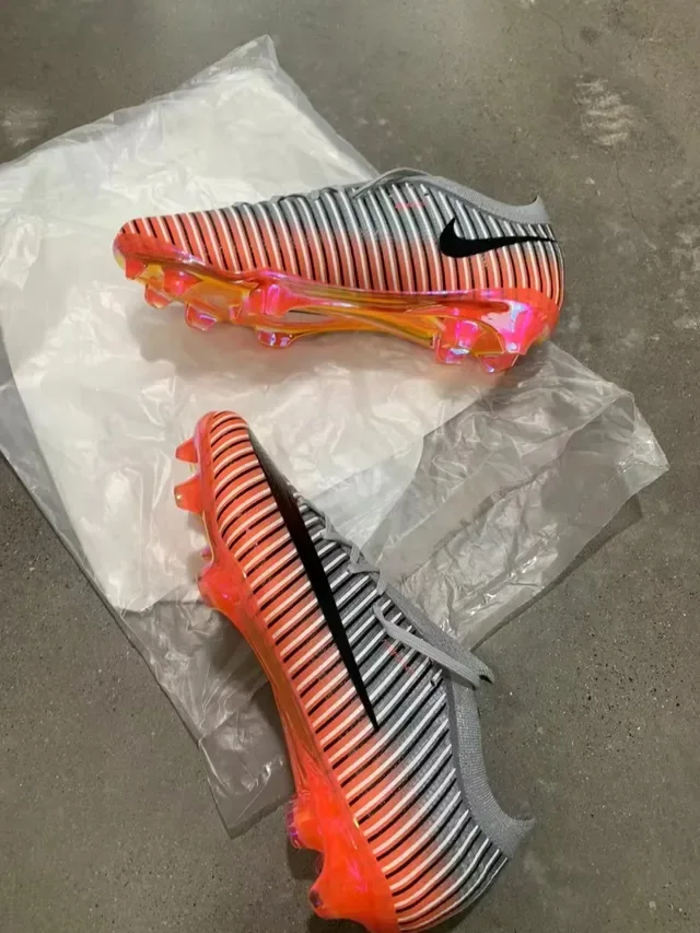 Nike Zapatillas de fútbol naranja gris a rayas Flyknit upper col con ajuste dinámico para terreno firme 3