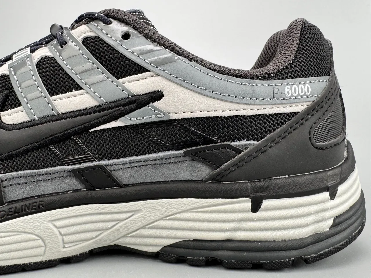 Nike P-6000 Noir Blanc Gris style de vie baskets 3
