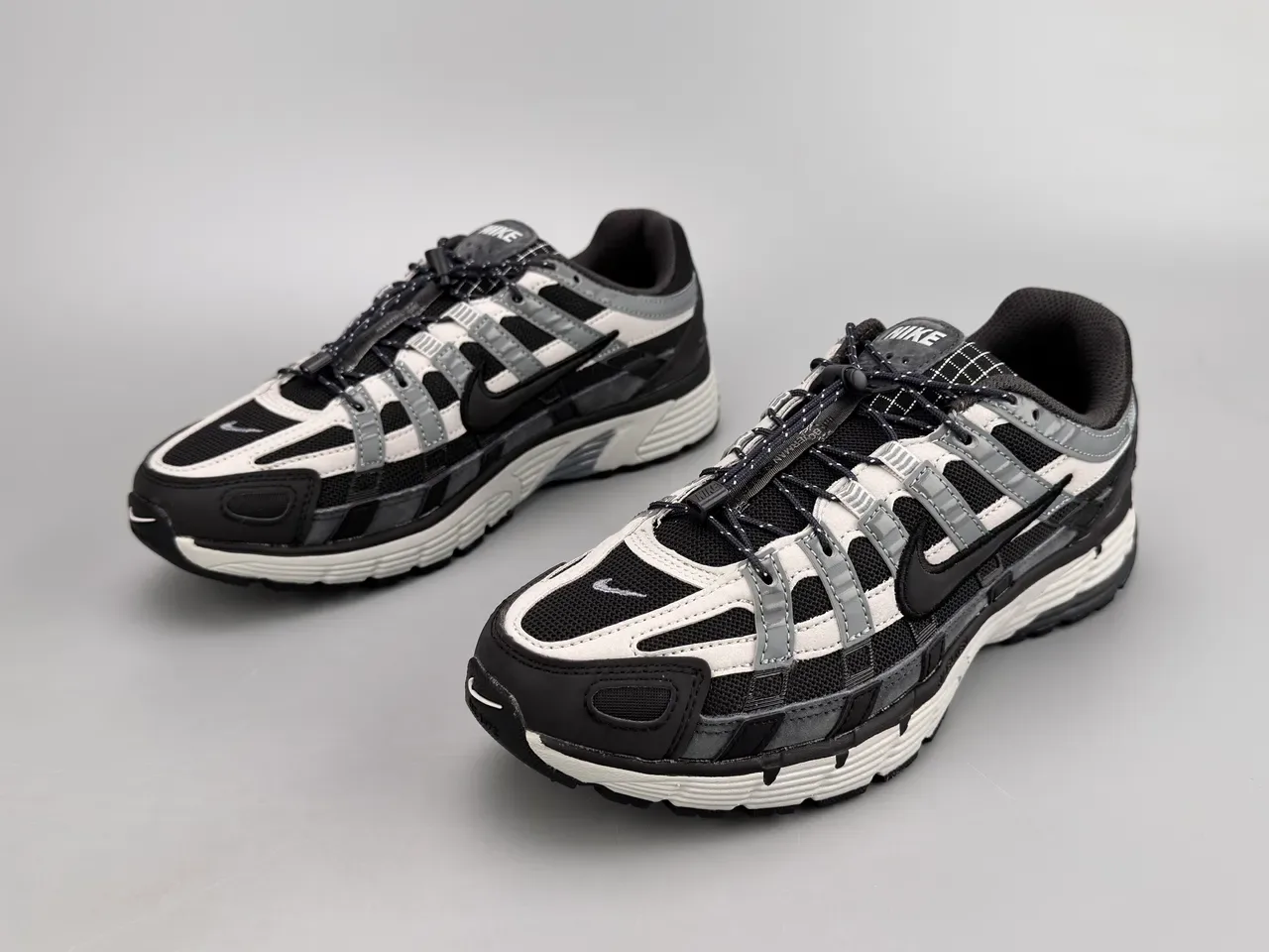 Nike P-6000 Noir Blanc Gris style de vie baskets 7