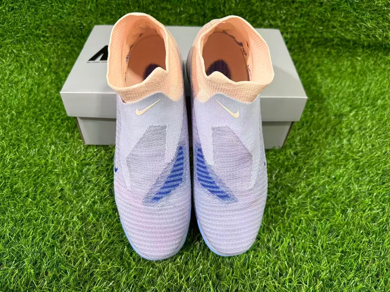 Nike Phantom GT Beige Blue Sock-Fit Upper Knit Construction Turf Soccer Shoes 7
