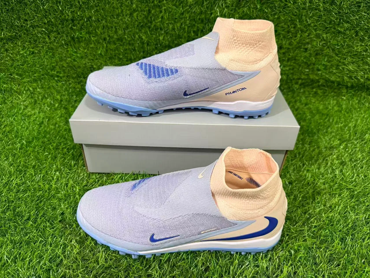 Nike Phantom GT Beige Blue Sock-Fit Upper Knit Construction Turf Soccer Shoes 9
