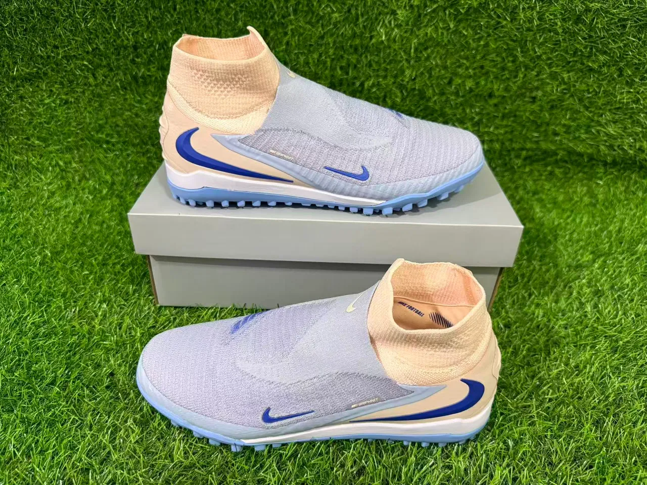 Nike Phantom GT Beige Blue Sock-Fit Upper Knit Construction Turf Soccer Shoes 10
