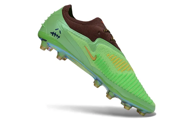 Nike Phantom GT Vert Marron Partie supérieure tricotée Plaque de semelle iridescente Terrain ferme Chaussures de football 2