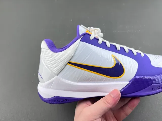 Nike Chaussures de Basketball Low Top Violet Blanc Construction Superposition Synthétique 3