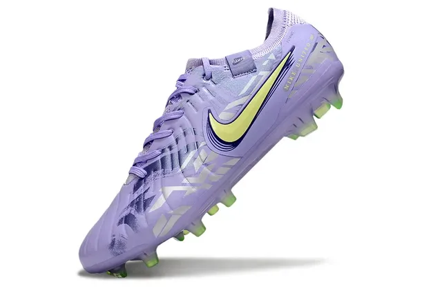 Nike Botas de fútbol moradas y amarillas de bajo corte con patrón de overlay sintético para firma 3