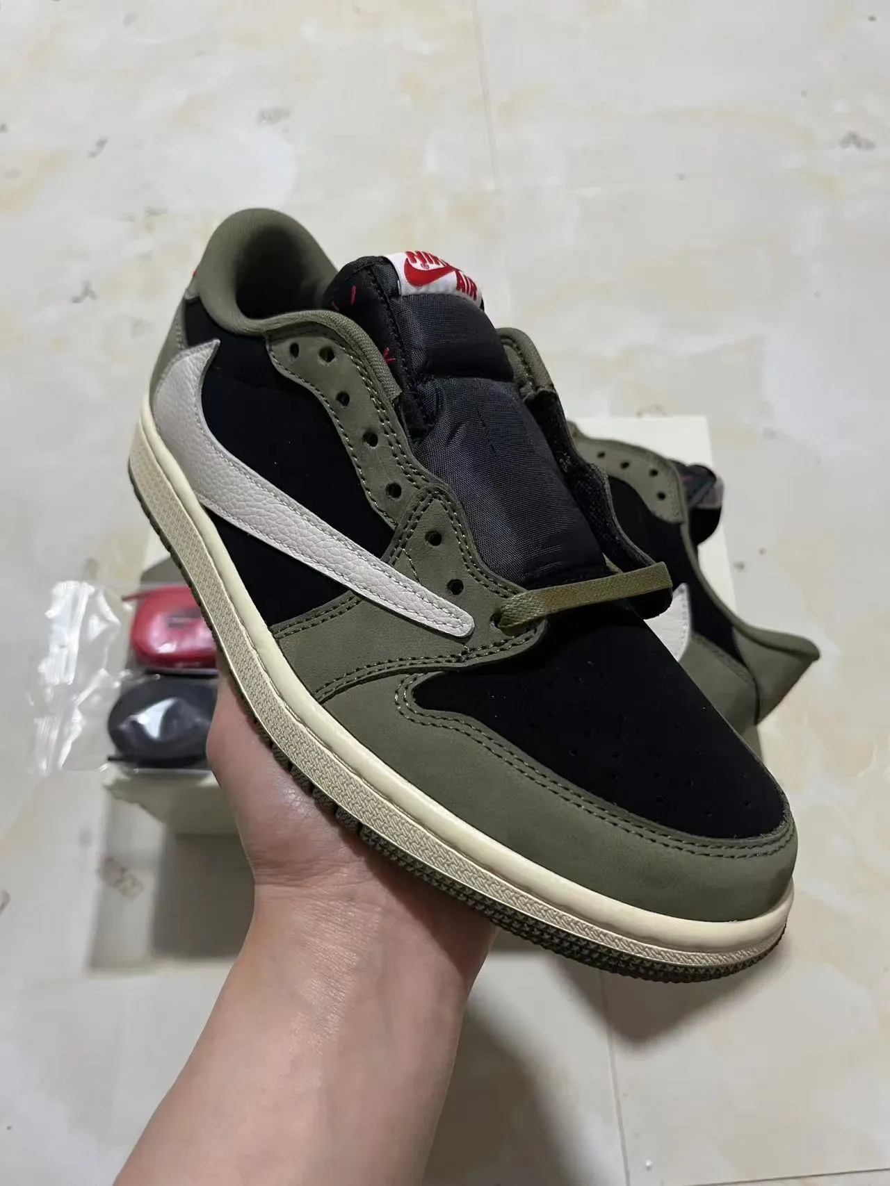 Nike SB Dunk Low Vert Olive Noir Blanc Chaussures Lifestyle Skateboard 2