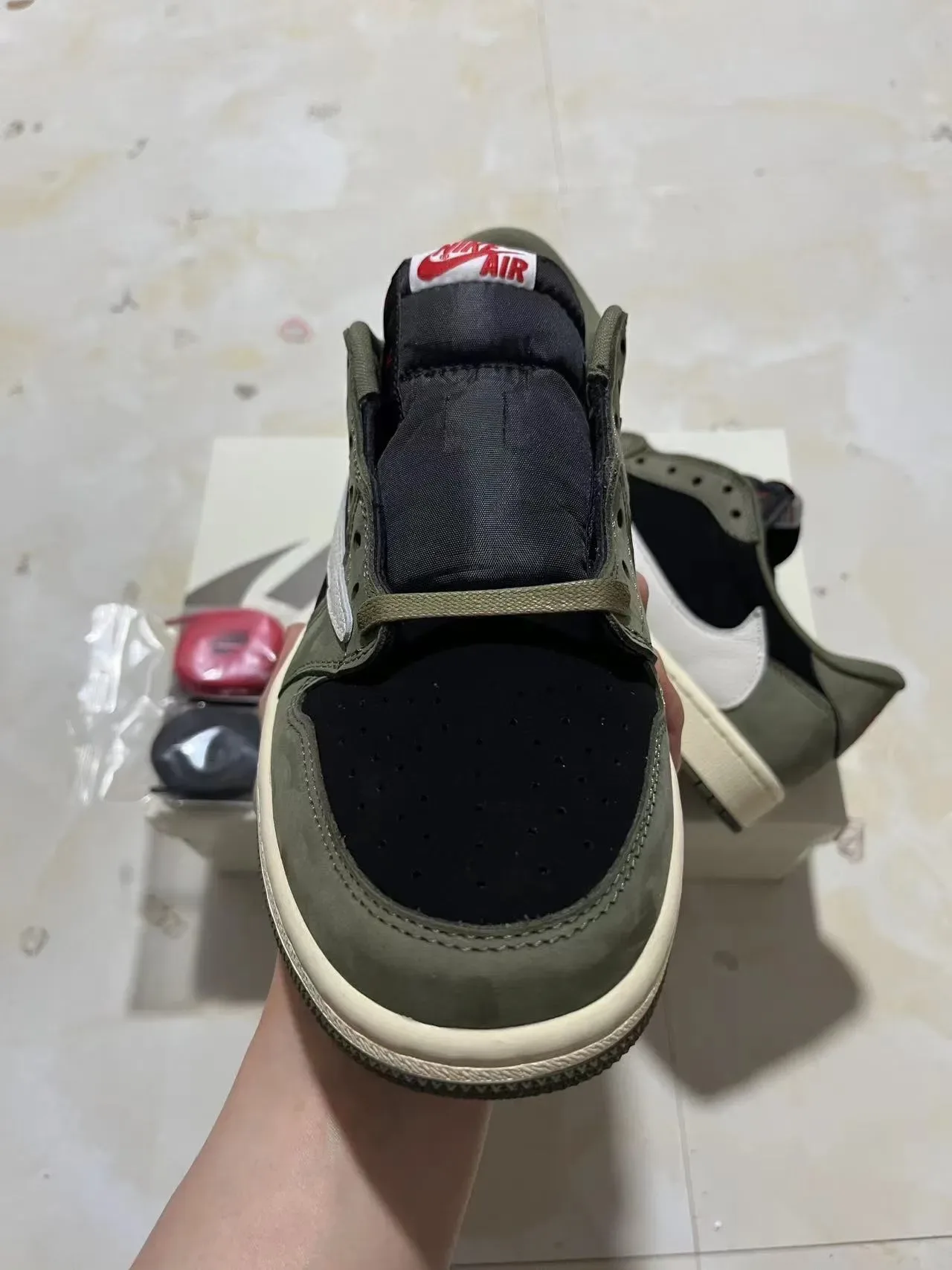 Nike SB Dunk Low Vert Olive Noir Blanc Chaussures Lifestyle Skateboard 3