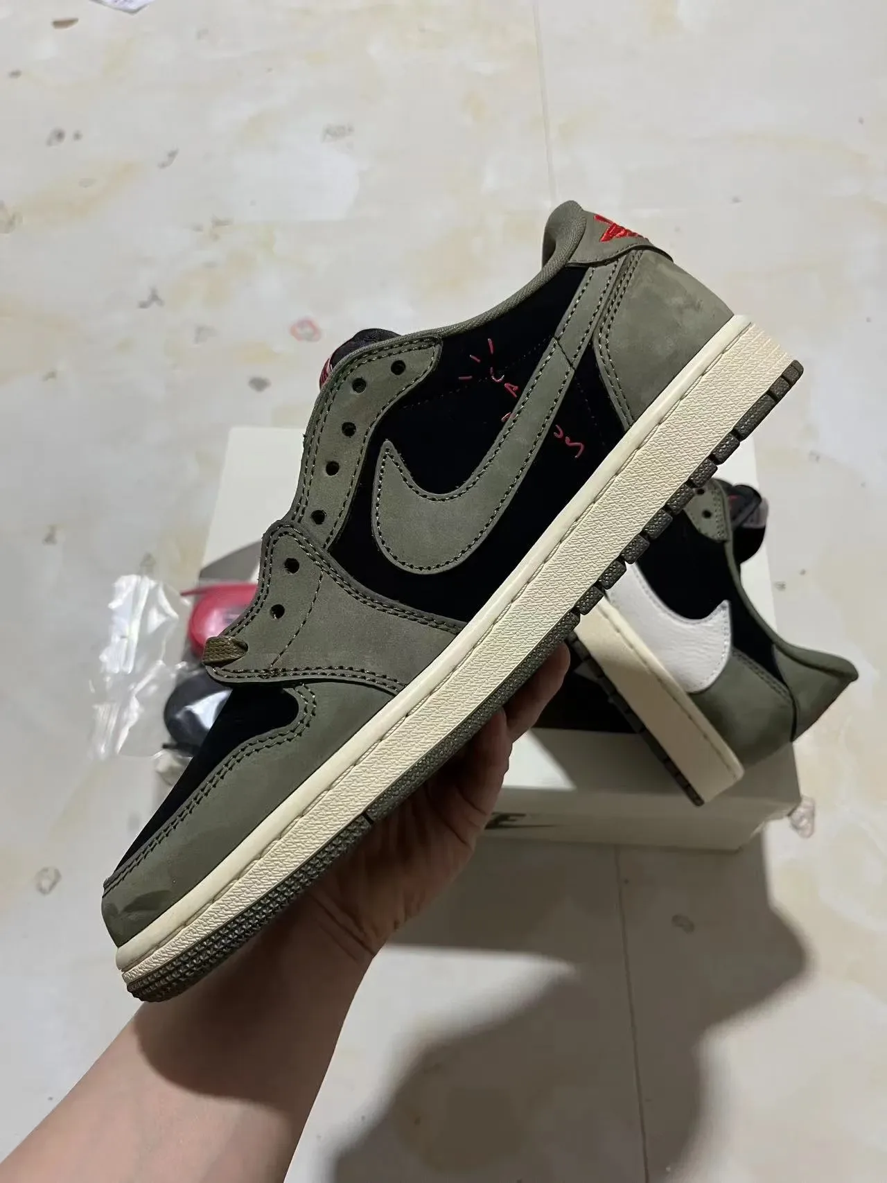 Nike SB Dunk Low Vert Olive Noir Blanc Chaussures Lifestyle Skateboard 5