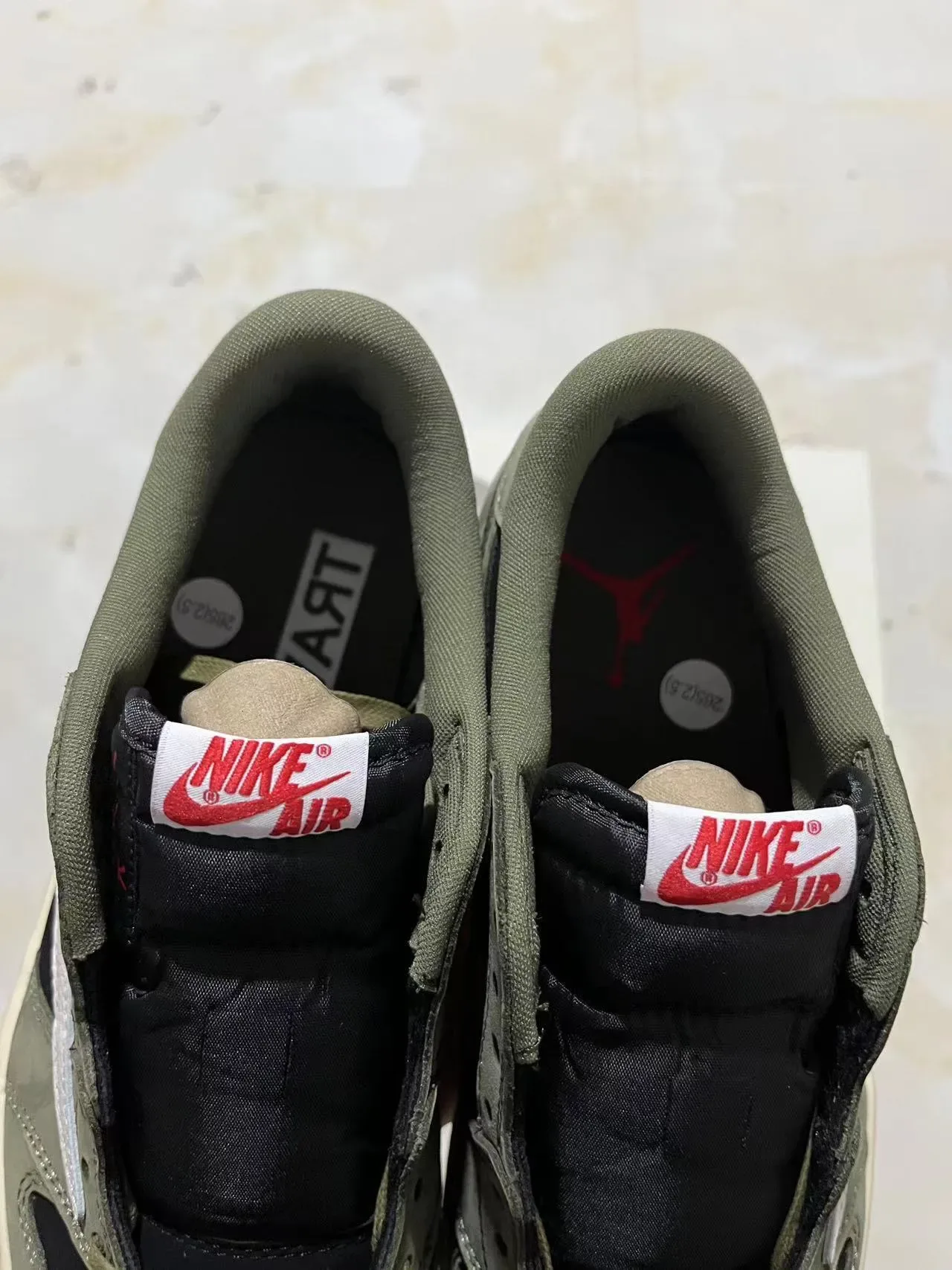 Nike SB Dunk Low Vert Olive Noir Blanc Chaussures Lifestyle Skateboard 9