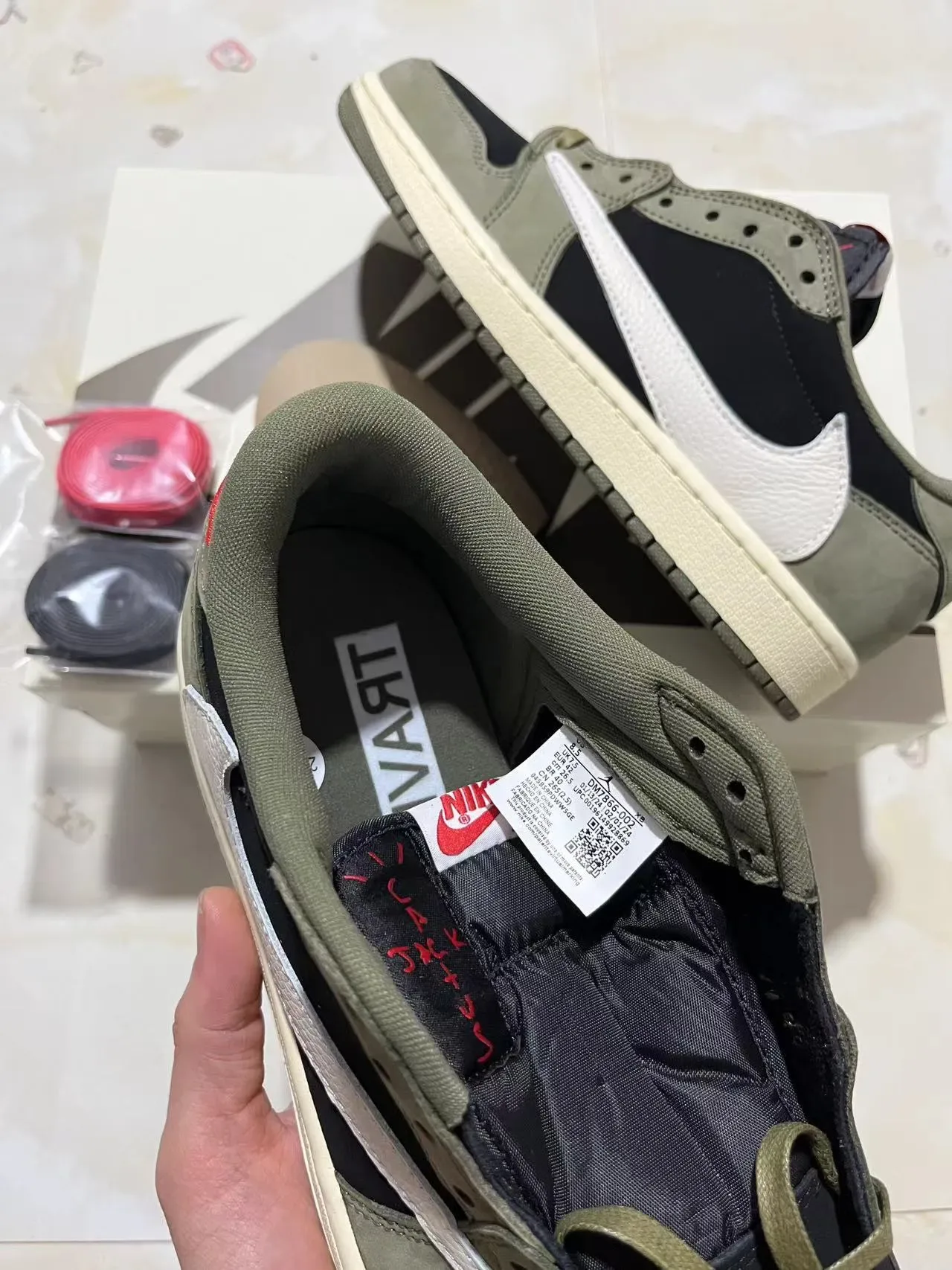 Nike SB Dunk Low Vert Olive Noir Blanc Chaussures Lifestyle Skateboard 10
