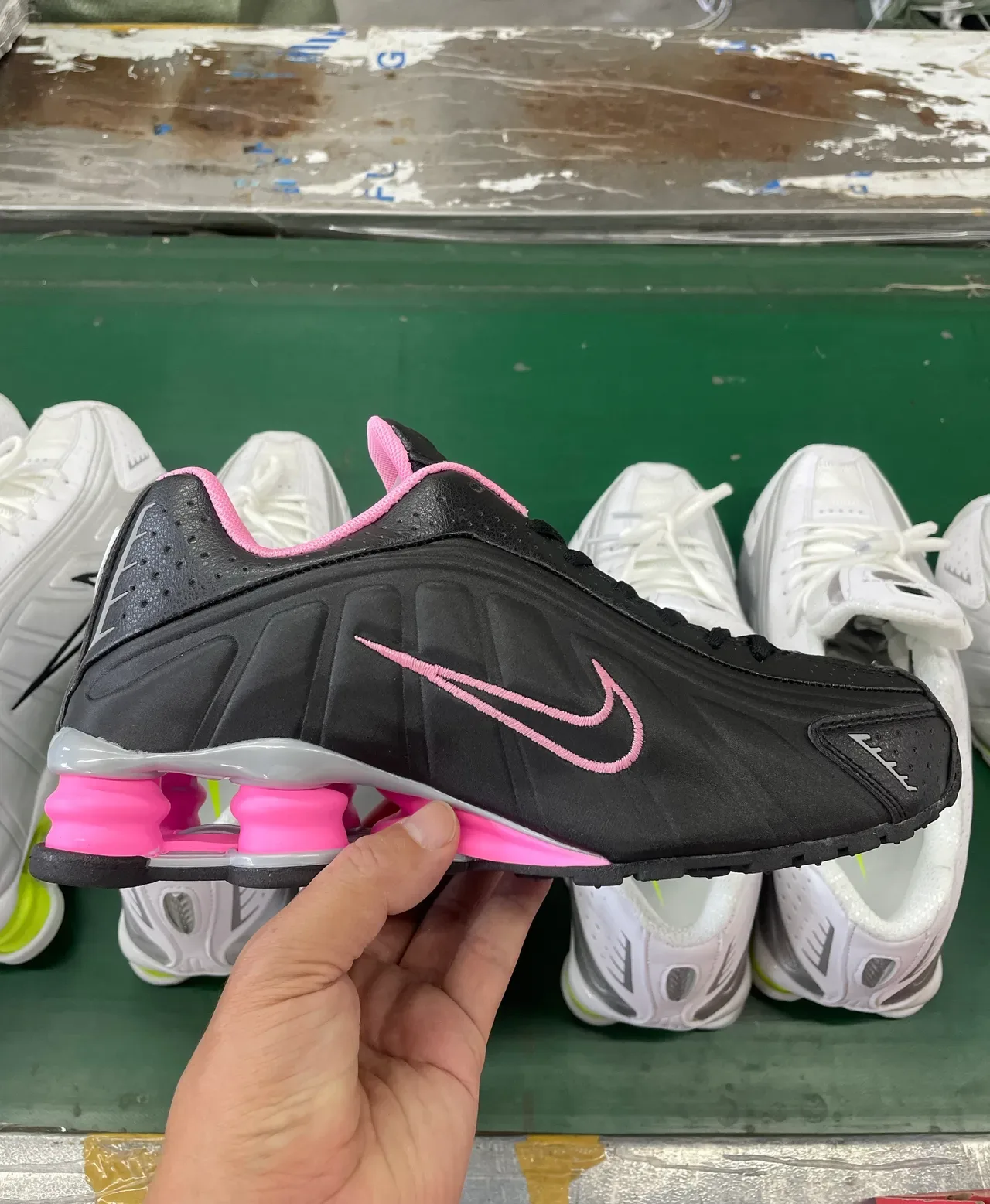 Nike Shox R4 Black and Pink Lifestyle Sneakers 7