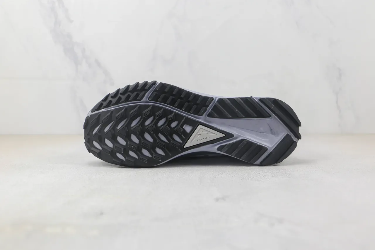 Nike Trail Black Gray Engineered Mesh Upper React Foam Midsole Running Shoes 8