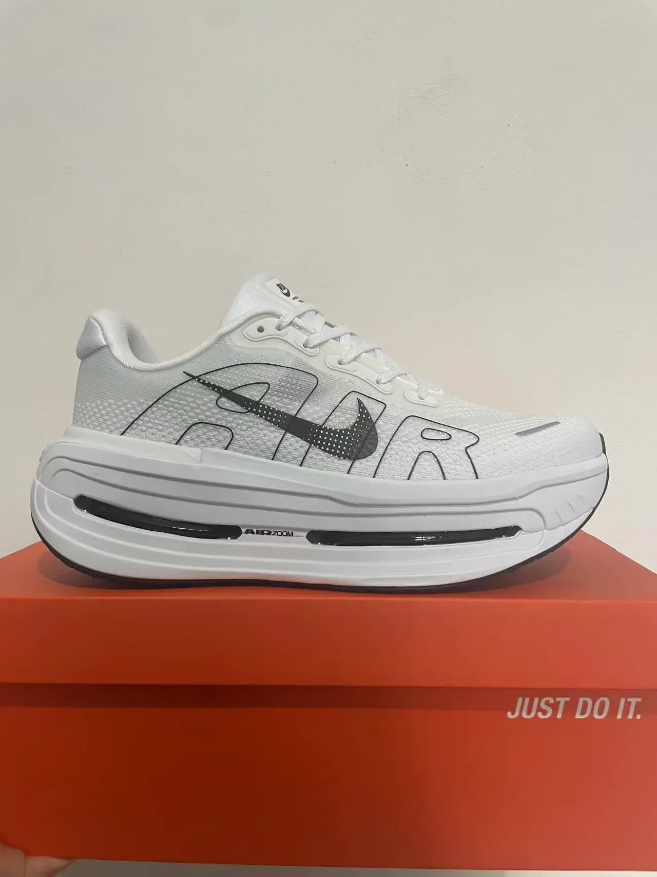 Nike White Black Knit Upper Visible Air Zoom Unit Running Shoes 6