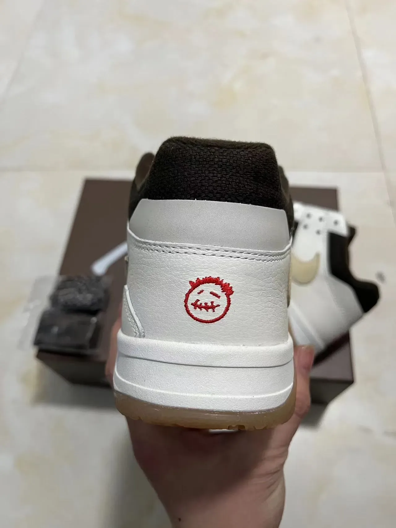 Nike White Black Low-Top Strapped Lifestyle Sneakers 8