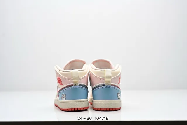 Nike White Blue High-Top Graphic-Print Basketball Shoes 19
