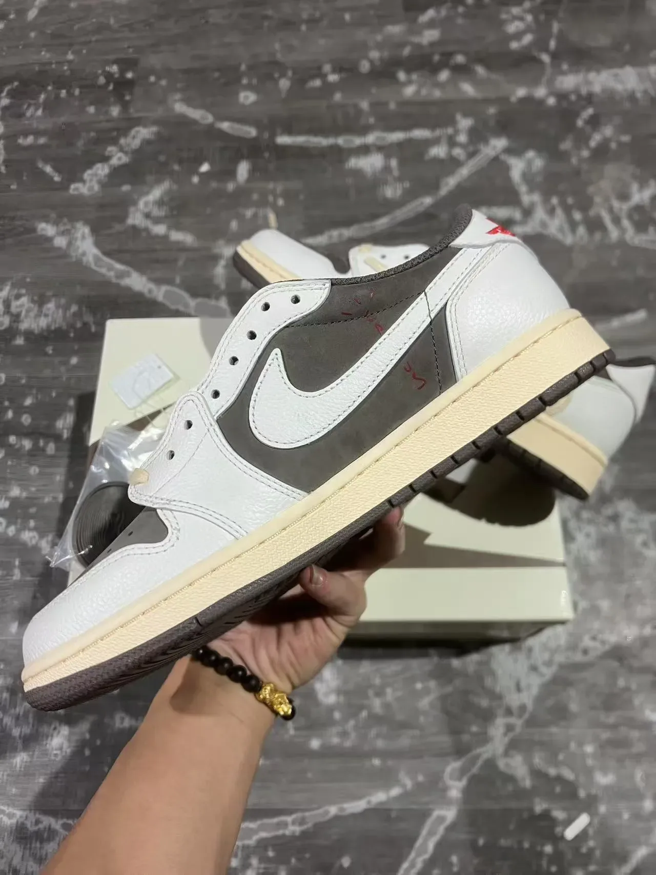 Nike সাদা ধূসর লো-টপ লেয়ার্ড লেদার-সুয়েড লাইফস্টাইল স্নিকার্স 5