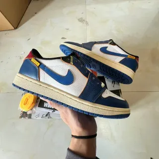 Nike أبيض أزرق بحري بانيل جلد كوبسول لايف ستايل سنيكرز