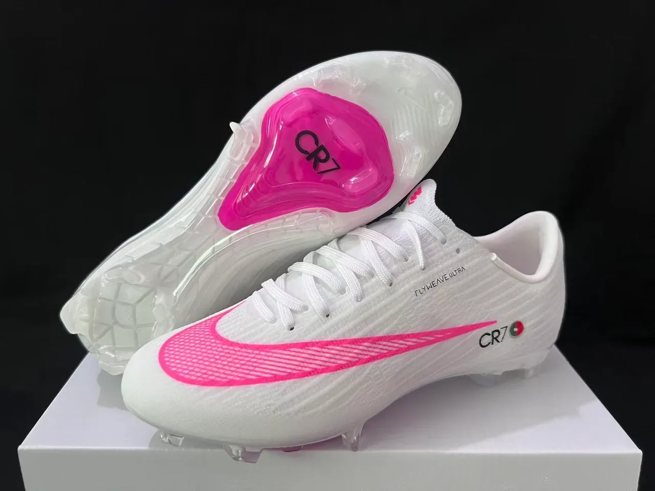 Nike Zapatos de Fútbol Firm-Ground Blancos y Rosas Flyweave Upper Swoosh 8