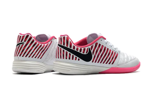 Nike सफेद गुलाबी क्विल्टेड टो बॉक्स सिंथेटिक केज इंडोर सॉकर जूते 5
