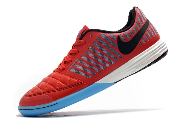 Nike सफेद गुलाबी क्विल्टेड टो बॉक्स सिंथेटिक केज इंडोर सॉकर जूते 9