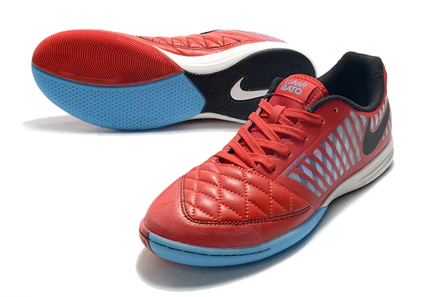 Nike सफेद गुलाबी क्विल्टेड टो बॉक्स सिंथेटिक केज इंडोर सॉकर जूते 10
