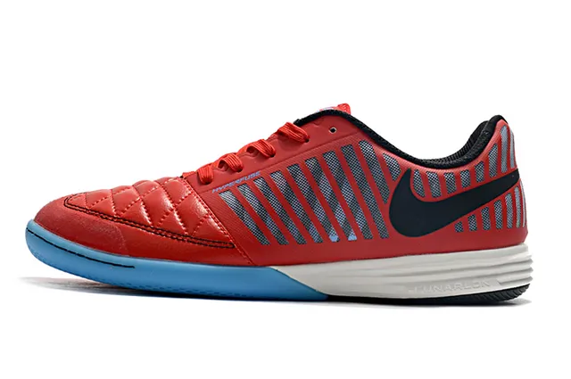 Nike सफेद गुलाबी क्विल्टेड टो बॉक्स सिंथेटिक केज इंडोर सॉकर जूते 14