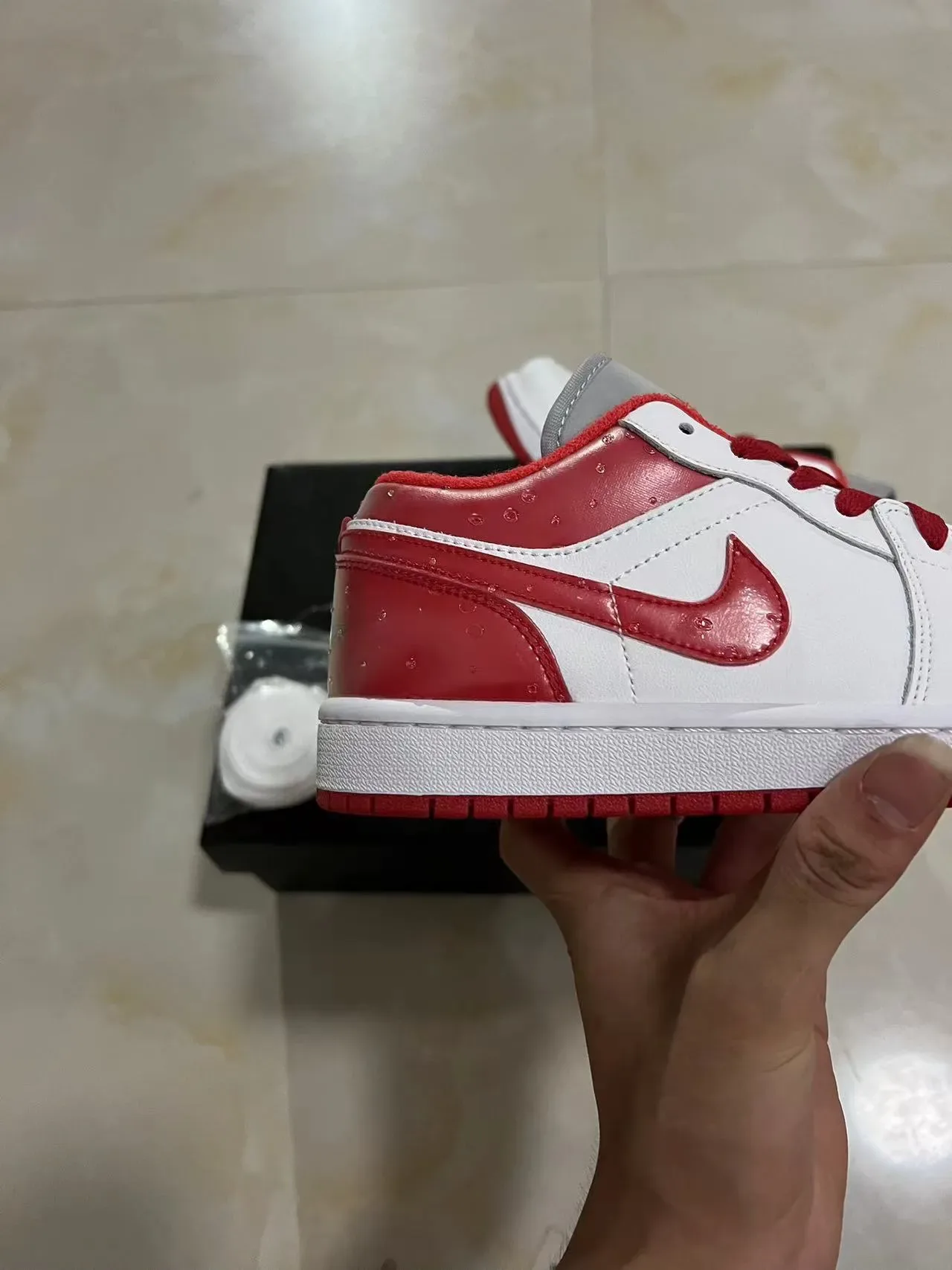 Nike White Red Low-Top Glossy Patent Overlays Lifestyle Sneakers 7