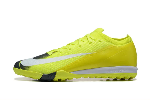 Nike أحذية كرة قدم صفراء سوداء خيط علوي ياقة منخفضة للعشب 10